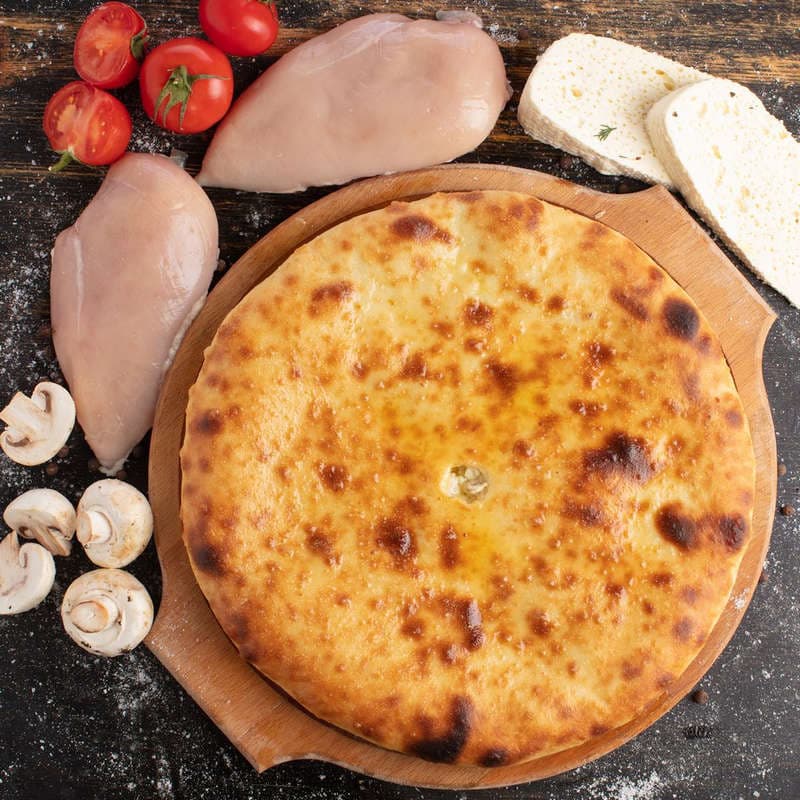 Пирог с курицей, грибами и сыром
